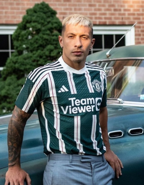 &laquo;Манчестер Юнайтед&raquo; презентував виїзну форму на наступний сезон (ФОТО)