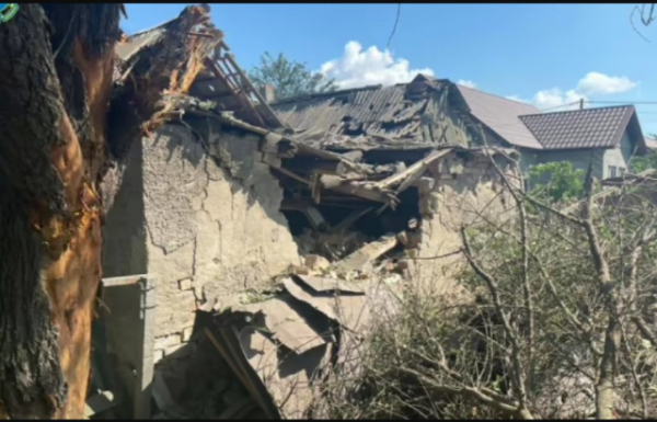 Росія обстріляла Херсон: Постраждали двоє дітей Росія обстріляла Херсон: Постраждали двоє дітей