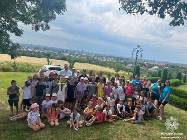 В один із літніх таборів Ужгорода навідалися патрульні (ФОТО) В один із літніх таборів Ужгорода навідалися патрульні (ФОТО)