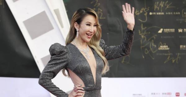 Співачка Коко Лі, яка виконала саундтрек до мультфільму "Мулан", наклала на себе руки Співачка Коко Лі, яка виконала саундтрек до мультфільму "Мулан", наклала на себе руки