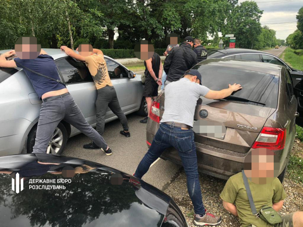 На Закарпатті викрили ще одних організаторів незаконного переправлення військовозобов'язаних На Закарпатті викрили ще одних організаторів незаконного переправлення військовозобов'язаних