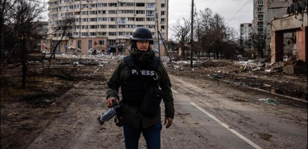 
Під Бахмутом внаслідок атаки дрона отримав поранення американський журналіст – AFP 