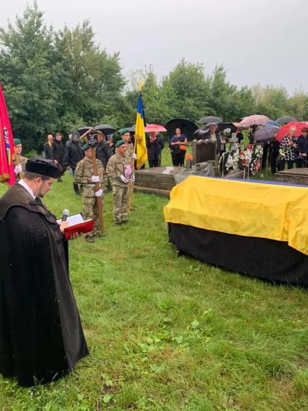 На Ужгородщині попрощалися з полеглим у війні прикордонником Адальбертом Бойзою На Ужгородщині попрощалися з полеглим у війні прикордонником Адальбертом Бойзою