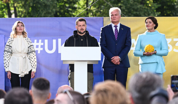 Олена Зеленська обрала вишиванку Gunia project для саміту НАТО у Вільнюсі Олена Зеленська обрала вишиванку Gunia project для саміту НАТО у Вільнюсі