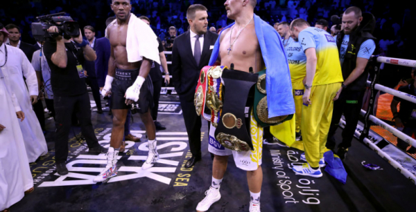 Усик &ndash; Дюбуа. Українець уже бився у Польщі, для англійця майбутній бій &ndash; третій за межами Великої Британії