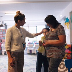 Лобода зустрілася з українськими біженцями у Польщі Лобода зустрілася з українськими біженцями у Польщі