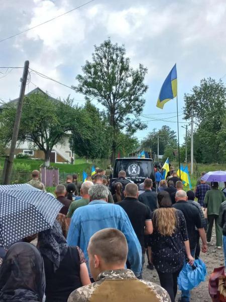  На Рахівщині провела в останню дорогу полеглого за Україну Павла Тулайдана 