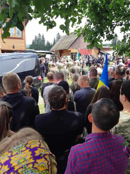  На Рахівщині провела в останню дорогу полеглого за Україну Павла Тулайдана 