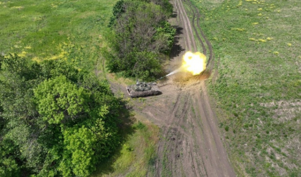 За добу ЗСУ знищили ще 14 танків, 17 бронемашин та 530 окупантів За добу ЗСУ знищили ще 14 танків, 17 бронемашин та 530 окупантів