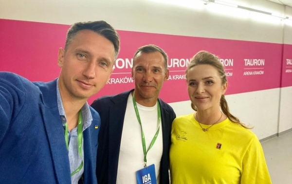 Стаховський розповів, як Шевченко та Ребров допомагають під час війни Стаховський розповів, як Шевченко та Ребров допомагають під час війни