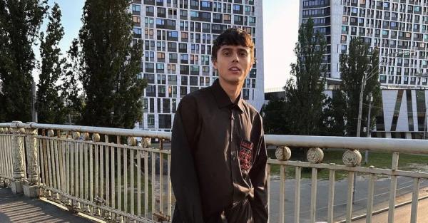 Прем'єри тижня: ALEKSEEV записав україномовну версію "Как ты там", а GROSU - пісню-присвяту батькам