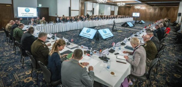 
Рамштайн. Україна та Захід домовились про створення "коаліції спроможностей" &ndash; Умєров 