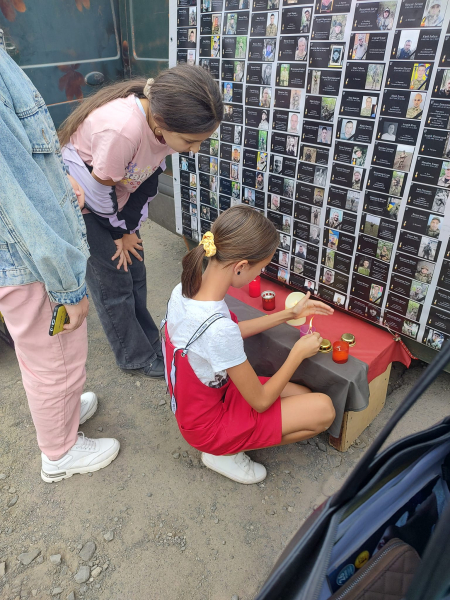 В закарпатське село Білки привезли артефакти з передової (ФОТО)