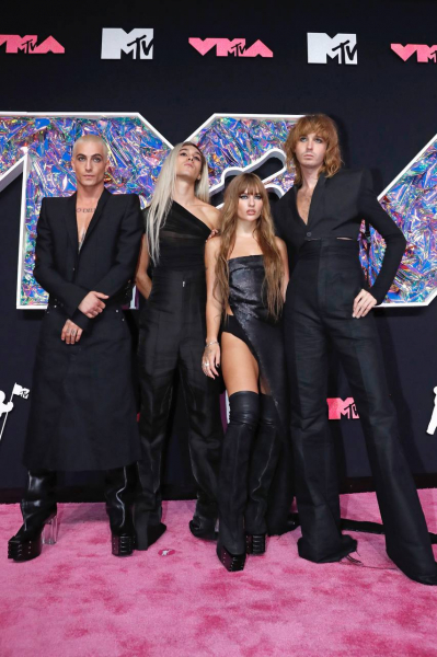 Вбрання зірок на MTV VMA 2023: Шакіра у Versace, Селена Гомес - у Oscar de la Renta