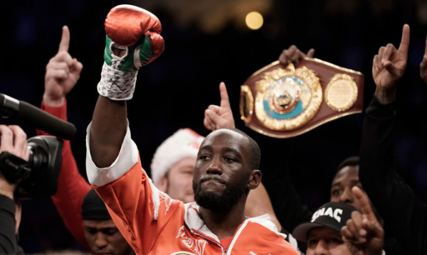 Тренера Кроуфорда затримано в аеропорту Манчестера Тренера Кроуфорда затримано в аеропорту Манчестера