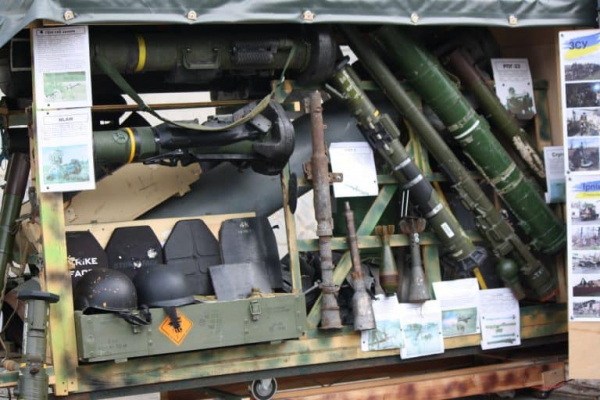 В закарпатське село Білки привезли артефакти з передової (ФОТО)