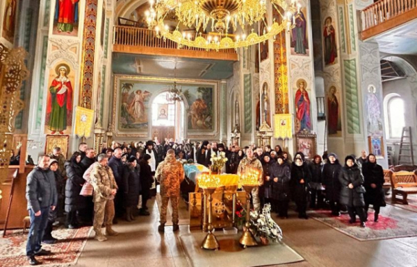 В Мукачеві попрощалися із захисником Іваном Савельєвим