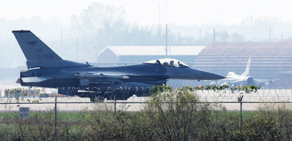 
ЗСУ: Льотчики ще не розпочинали навчання на F-16 у Румунії. Там буде завершальний етап 