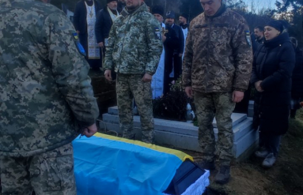 На Закарпатті попрощалися з полеглим Героєм Романом Куцкіром (ФОТО)