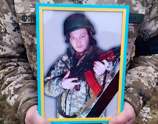 Перечинська громада попрощалася з полеглим Героєм Володимиром Кушніром (ФОТО) Перечинська громада попрощалася з полеглим Героєм Володимиром Кушніром (ФОТО)