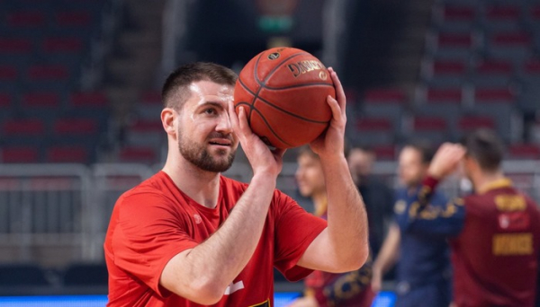 Прометей оголосив про розірвання контракту із центровим Петровим