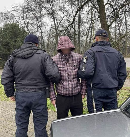  Поліцейські знайшли та притягнули до відповідальності порушника, який запустив феєрверки в Ужгороді 
