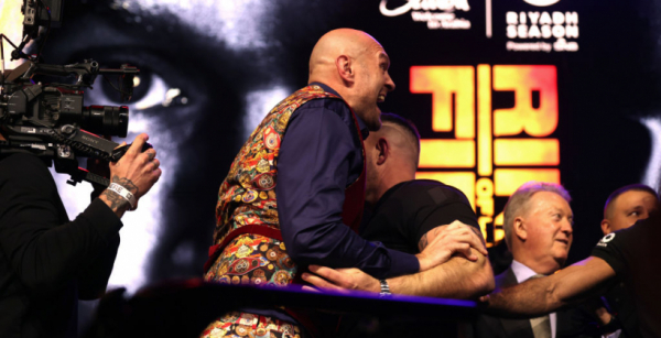 Джон Ф’юрі: В оточенні Усика дисципліновані, професійні, чудові люди. Не думаю, що такі є навколо Тайсона Джон Ф’юрі: В оточенні Усика дисципліновані, професійні, чудові люди. Не думаю, що такі є навколо Тайсона