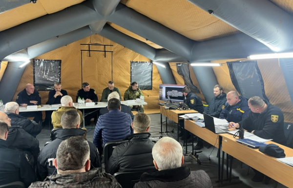 На Закарпатті рятувальники провели масштабні тренування (ФОТО) На Закарпатті рятувальники провели масштабні тренування (ФОТО)