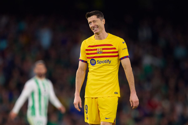 Капелло: &laquo;Головна проблема Хаві &mdash; це Роберт Левандовські&raquo;