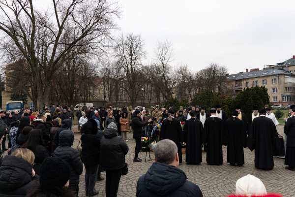 В Ужгороді попрощалися з полеглим Героєм Анатолієм Сінькевичем (ФОТО)