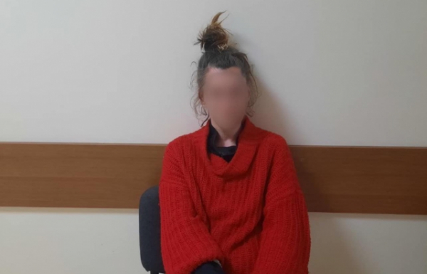 На Закарпатті жінка з кулаками напала на перехожу На Закарпатті жінка з кулаками напала на перехожу