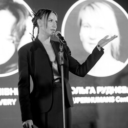 Зеленська, Харлан та Єфросиніна стали переможцями премії Women of Impact від журналу Elle