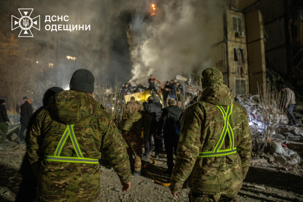 Росія "шахедами" атакувала Одесу: є загиблі та травмовані (ФОТО, ВІДЕО) Росія "шахедами" атакувала Одесу: є загиблі та травмовані (ФОТО, ВІДЕО)