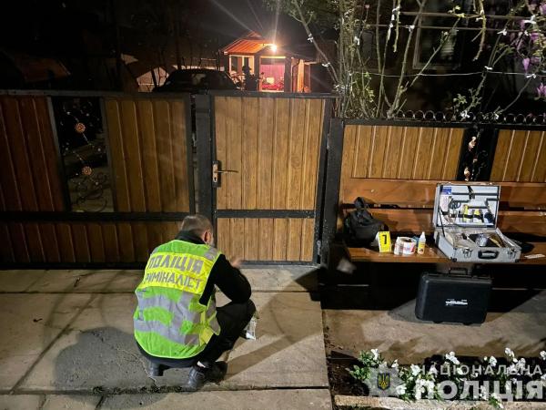  Наніс 6 колотих та 1 примикаюче: 18-річний закарпатець посік товариша 