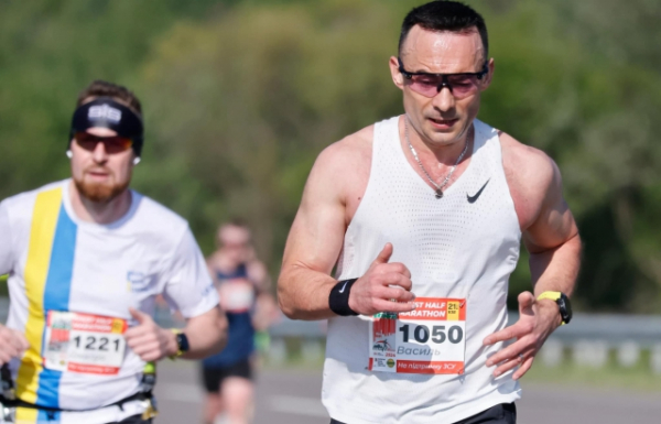 У Хусті пройшов півмарафон, за зібрані кошти закупили дрони для 3-ї штурмової (ФОТО) У Хусті пройшов півмарафон, за зібрані кошти закупили дрони для 3-ї штурмової (ФОТО)