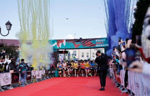 У Хусті пройшов півмарафон, за зібрані кошти закупили дрони для 3-ї штурмової (ФОТО) У Хусті пройшов півмарафон, за зібрані кошти закупили дрони для 3-ї штурмової (ФОТО)