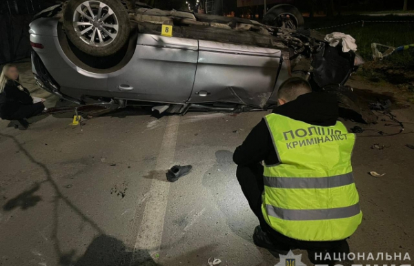 Смертельна ДТП в Ужгороді: Водій Audi влетів у дерево. Загинули 2 молодих хлопця (ФОТО)