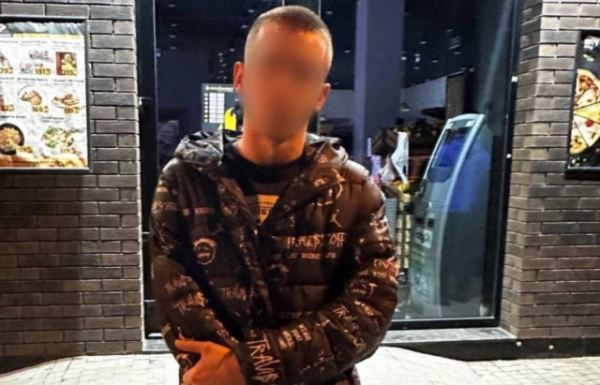 В Ужгороді затримали молодого чоловіка з кастетом (ФОТО)