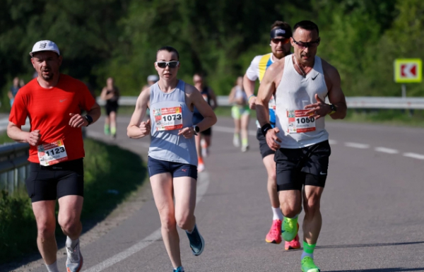 У Хусті пройшов півмарафон, за зібрані кошти закупили дрони для 3-ї штурмової (ФОТО) У Хусті пройшов півмарафон, за зібрані кошти закупили дрони для 3-ї штурмової (ФОТО)