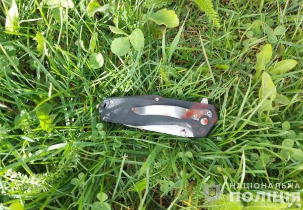  Наніс 6 колотих та 1 примикаюче: 18-річний закарпатець посік товариша 