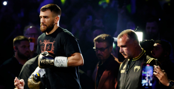 Ломаченко – Камбосос. Українці вже билися в Австралії, Бурсак програв там титульний бій, а вінничанин був чемпіоном країни Ломаченко – Камбосос. Українці вже билися в Австралії, Бурсак програв там титульний бій, а вінничанин був чемпіоном країни