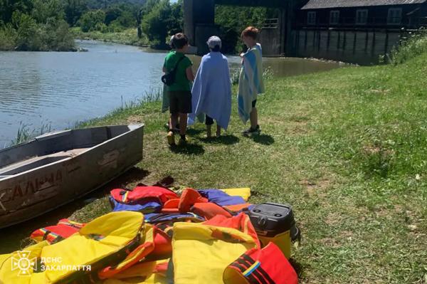  На Ужгородщині у річці ледь не потонула група дітей під час відпочинку в таборі 