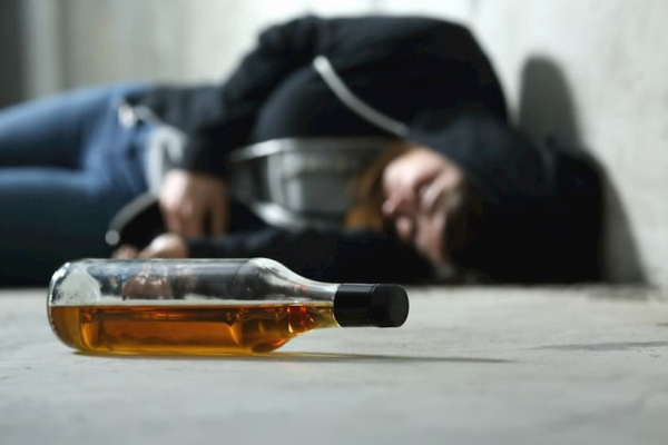 У Мукачеві п’ятнадцятирічна дівчина потрапила до лікарні з алкогольним отруєнням 