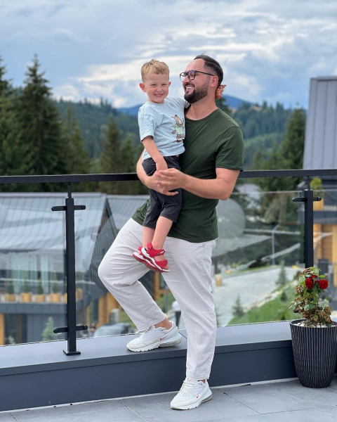 Сонячні батареї та порожній холодильник: як переживають блекаути Зібров, Довженко, Біблів та інші зірки