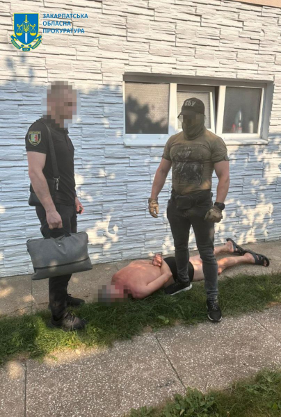 Займалися рекетом під час війни та погрожували закарпатцеві: на Мукачівщині затримали двох місцевих жителів Займалися рекетом під час війни та погрожували закарпатцеві: на Мукачівщині затримали двох місцевих жителів