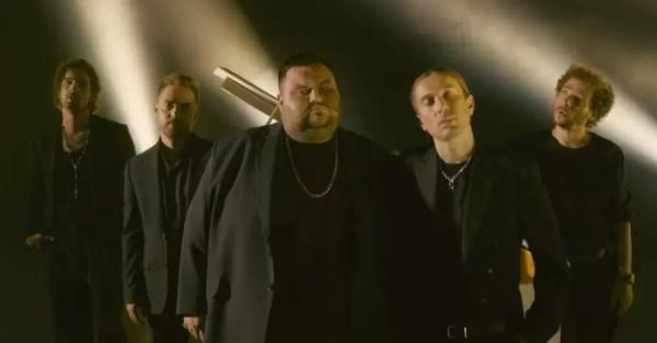 Dantes разом з коміками та Віктором Ющенком зробив кавер на хіт Елтона Джона заради збору донатів Dantes разом з коміками та Віктором Ющенком зробив кавер на хіт Елтона Джона заради збору донатів