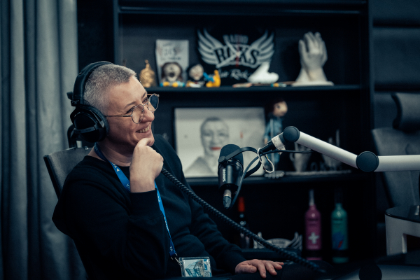 Сонячні батареї та порожній холодильник: як переживають блекаути Зібров, Довженко, Біблів та інші зірки