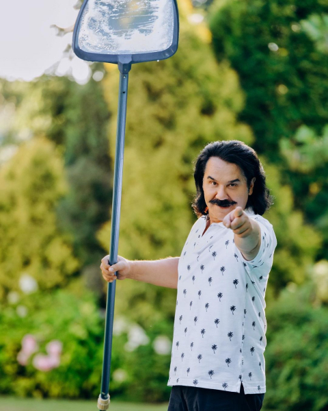 Сонячні батареї та порожній холодильник: як переживають блекаути Зібров, Довженко, Біблів та інші зірки