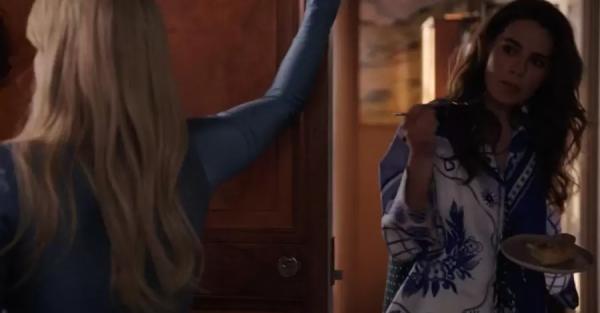 Героїня серіалу "Емілі в Парижі" носить піжаму улюбленого бренду Зеленської