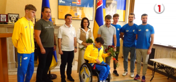  Нагороди для «особливих»: керівництво Закарпаття відзначило паралімпійців (ВІДЕО) 